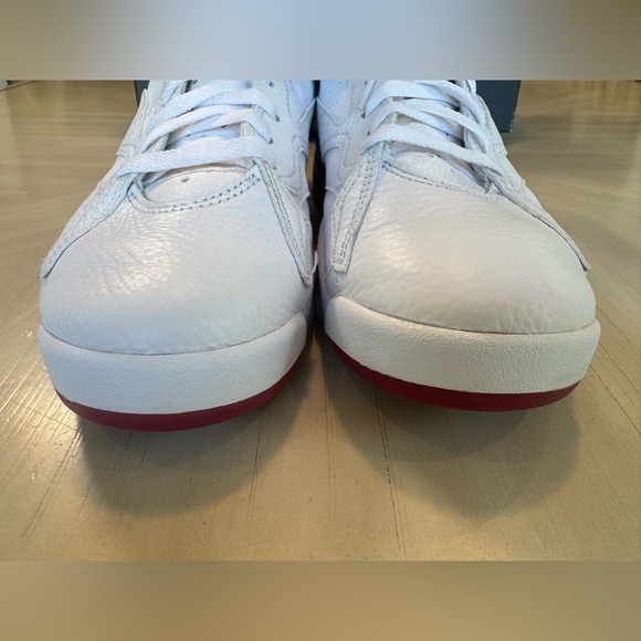 EUC - Authentic Nike Air Jordan Jumpman MVP’s Size 9 with Box - Picture 9 of 16